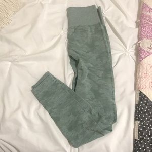 Camo green gymshark leggings XS